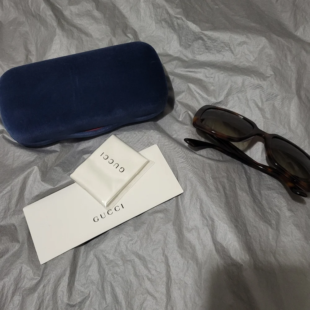 Gucci Oversized Tortoiseshell Square Sunglasses
